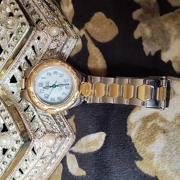 Guess waterpro women's stainless steel indiglo 50 meter 165 feet watch